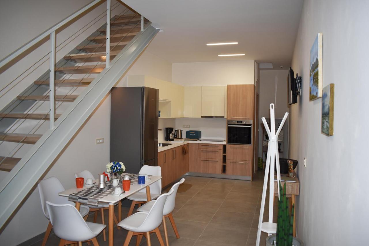 Gallery Art Apartment Hriszí Aktí Haniá Kültér fotó