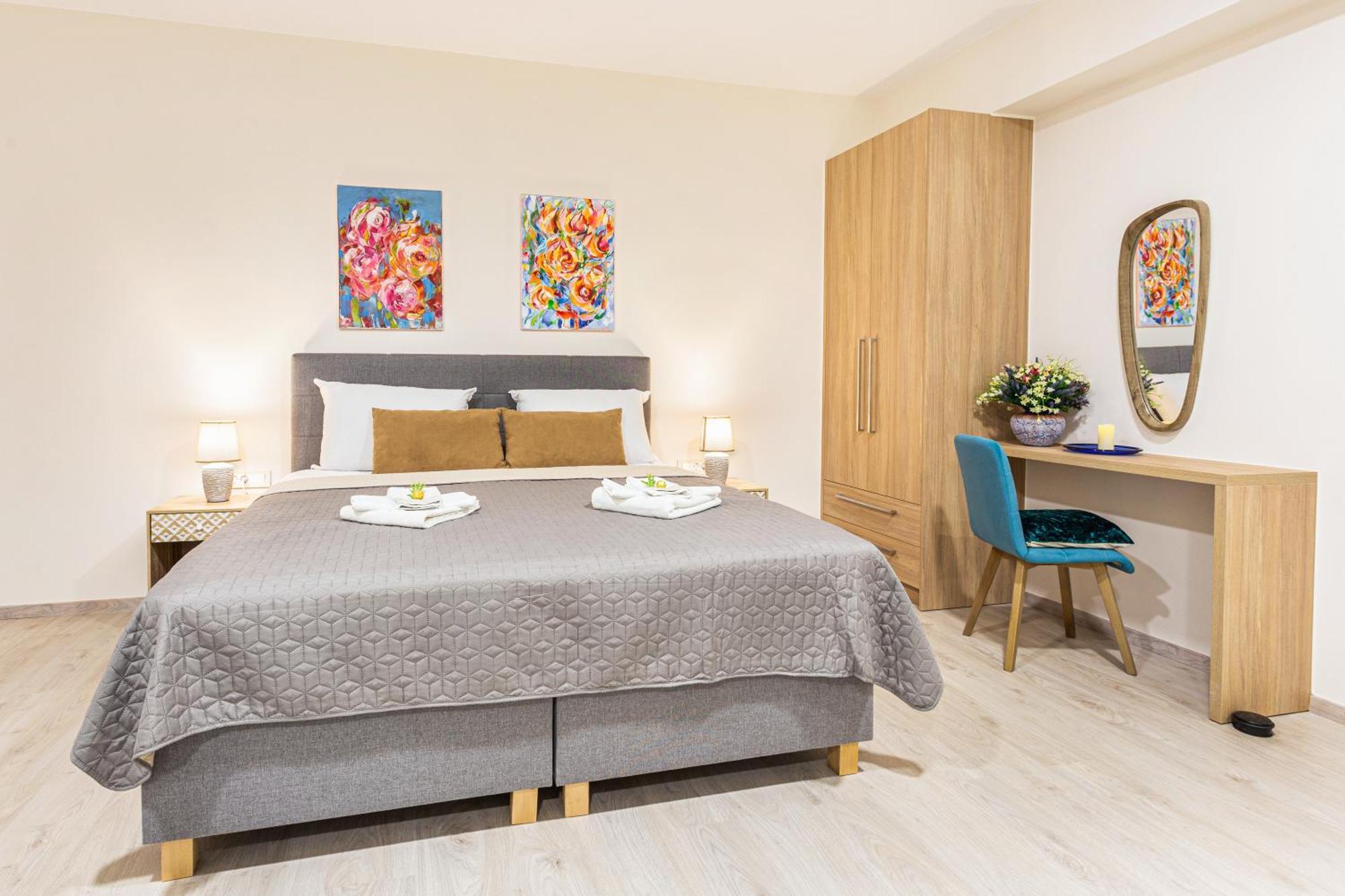 Gallery Art Apartment Hriszí Aktí Haniá Kültér fotó